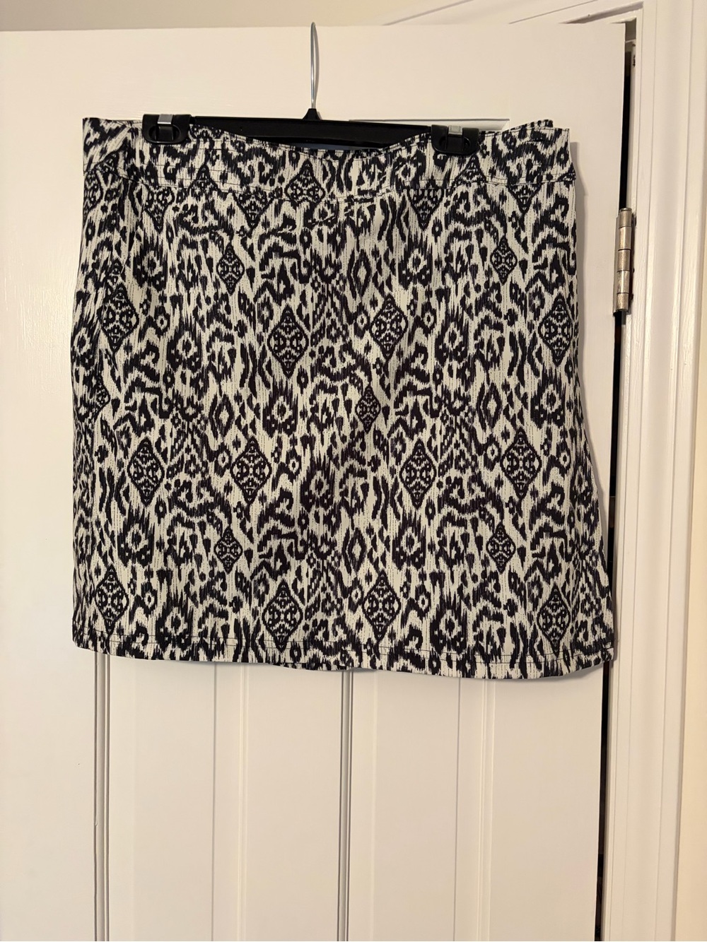 Black & White Ikat-Print Wrap skirt